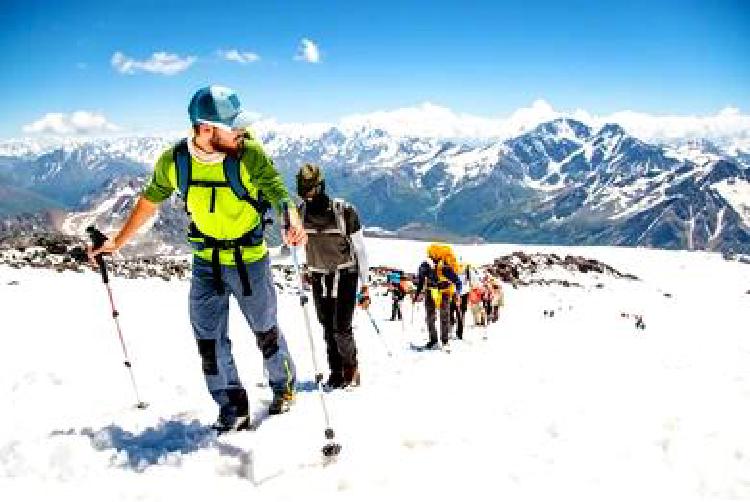 Лицом к лицу со стихией: Погодные испытания юных альпинистов