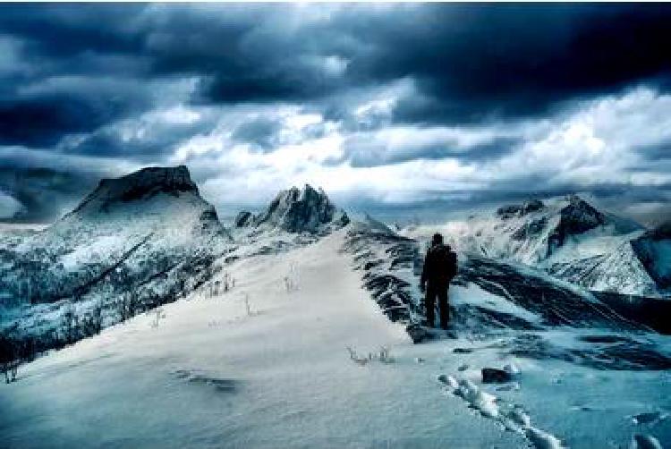 От вершины к вершине: Альпинистское путешествие скалолаза