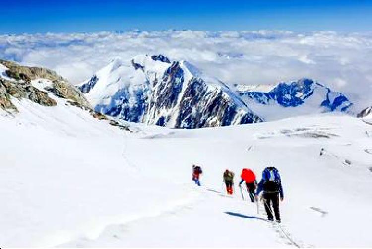 Покорение крыши мира: экспедиция на Эверест